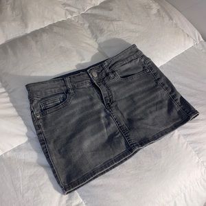 Aeropostale Y2K mini grey skirt, size 2